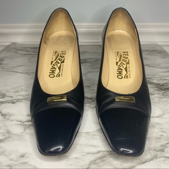 Vintage Salvatore Ferragamo Black Leather Patent Cap Toe Signature Heels 8.5 - Picture 3 of 10